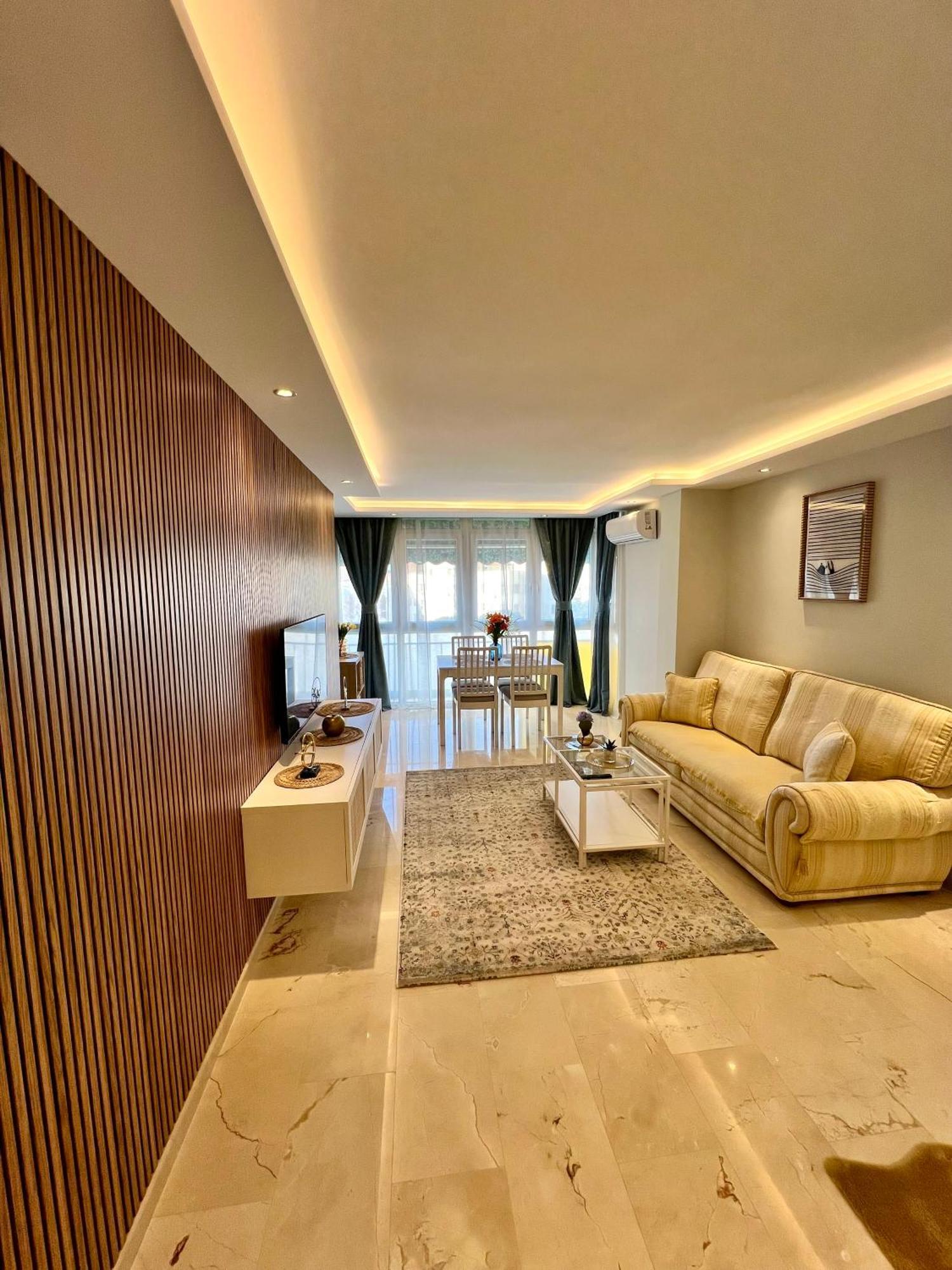 Apartamentos Prestige Suites Malaga IV Экстерьер фото